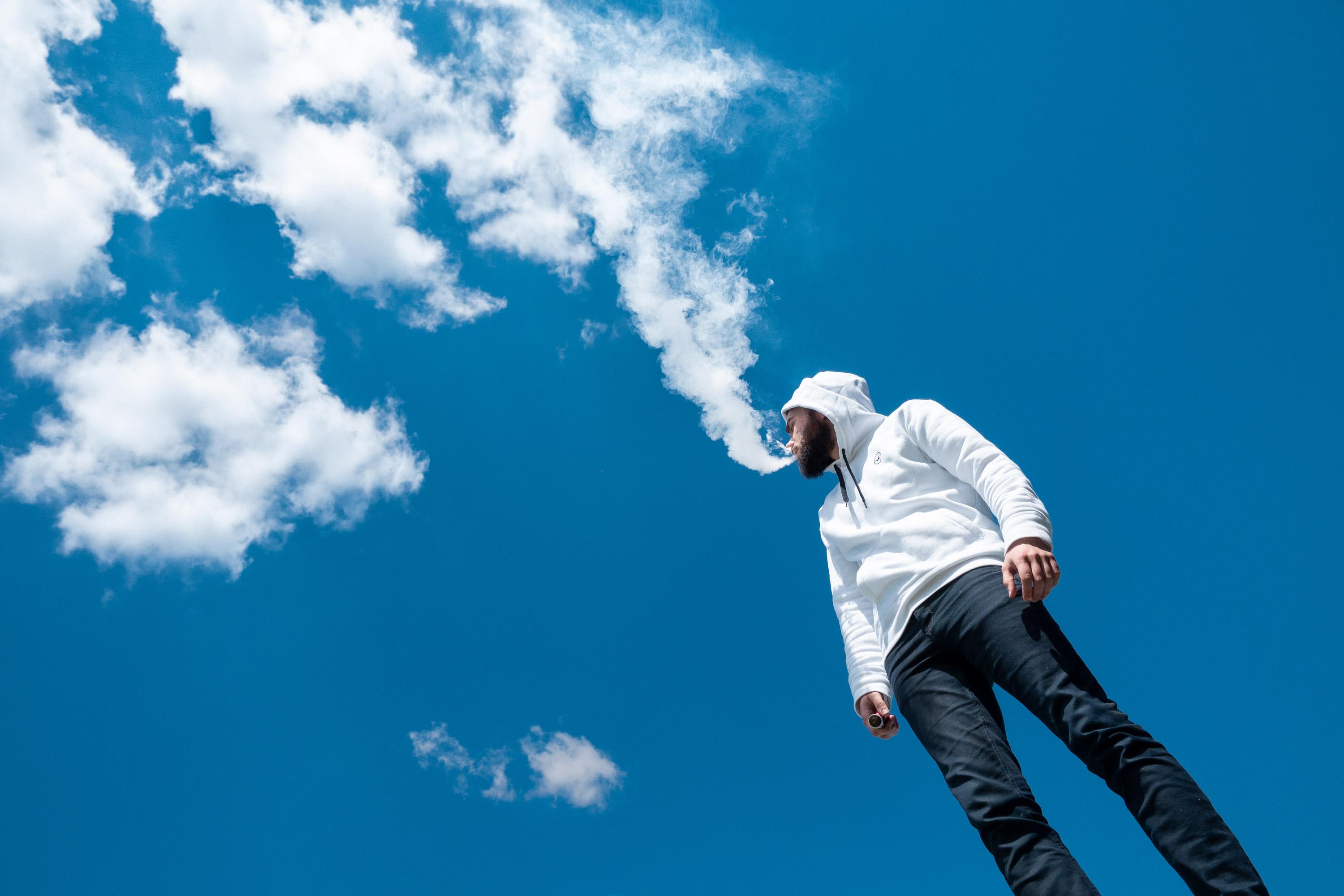 Le cloud chasing ou power vaping. Crédit photo : Arômes et Liquides