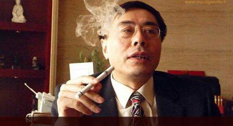 Hon Lik inventeur de la cigarette électronique